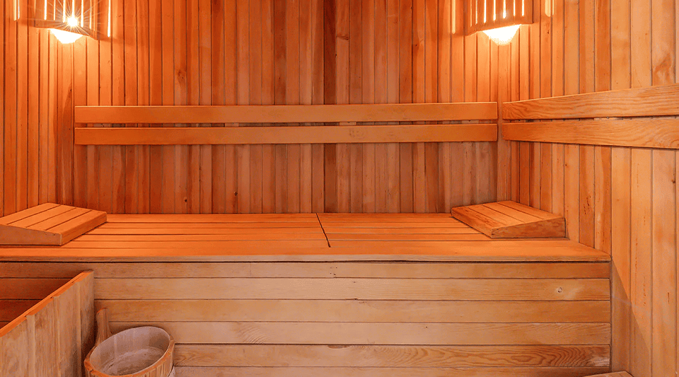Dündar Termal'de ahşap kaplı özel sauna