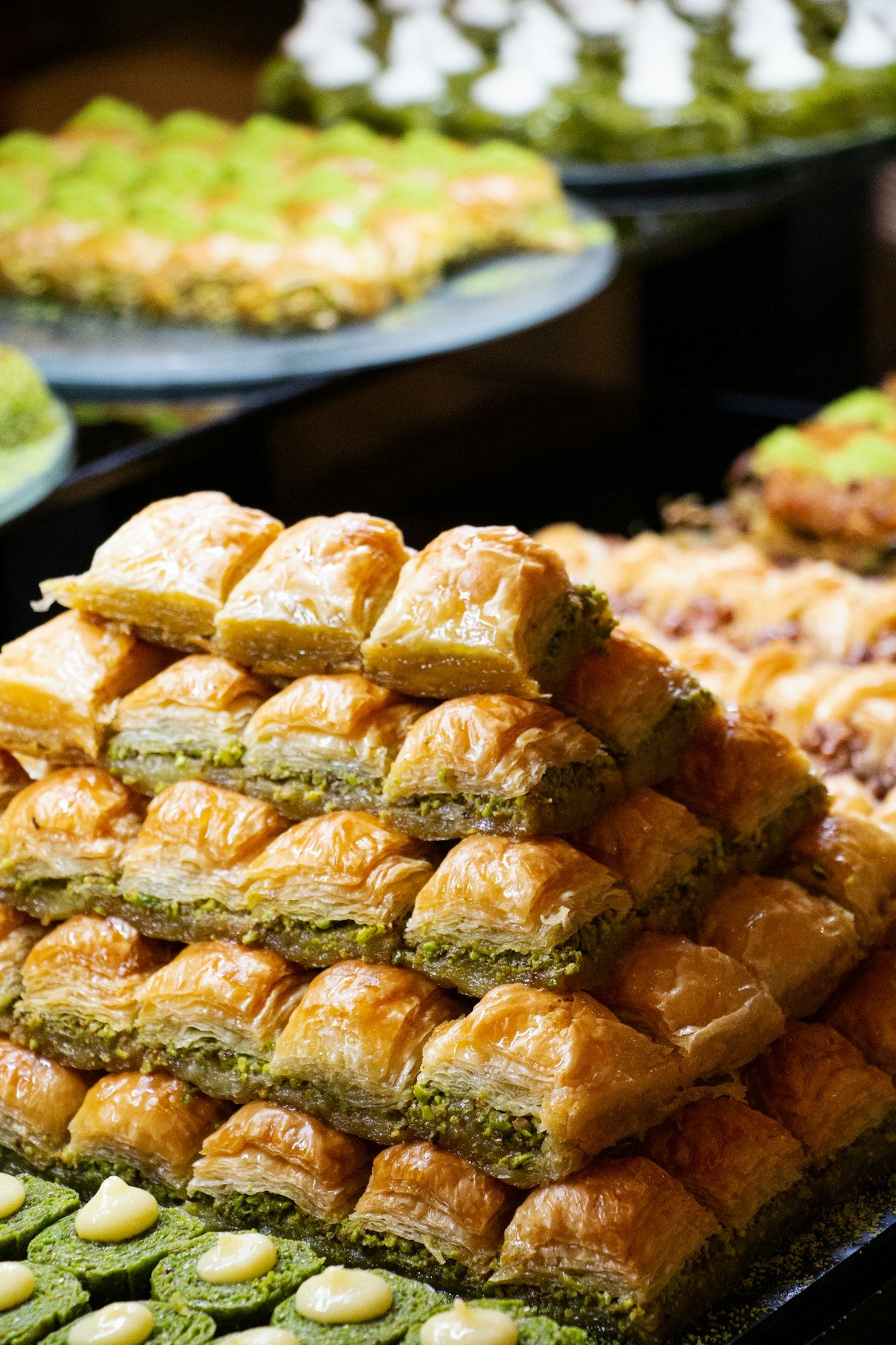 Bölgenin mutfak kültürünü yansıtan temsili fıstıklı baklava